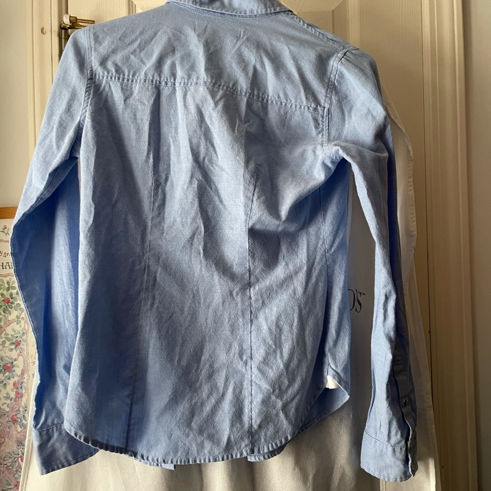 XS Abercrombie and Fitch button down long sleeve - Picture 3 of 5